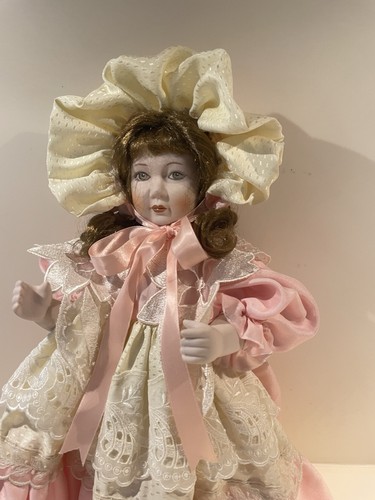 Bambola vintage porcellana