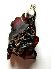 Ciondolo in ambra grezza