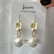 Orecchini fiori e perle