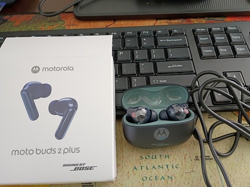 Motorola moto buds plus - motorola,