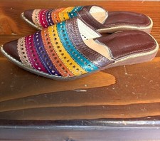 Babouche artigianali da donna in rafia con intarsi dipinti Hand Made in India