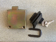 SERRATURA E MANIGLIA CON