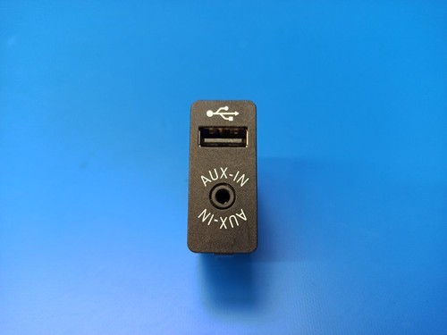 Connettore aux per bmw - connettore,