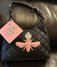 Borsa My Flat in London Queen