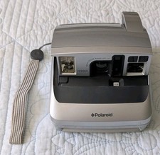 Macchina fotografica vintage Polaroid ONE 600 pellicola istantanea argento - 100 mm non testata