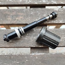 Mavic Crossmax/Crosslink 26 Mk1 mtb rear hub axle w/ Shimano 9/10sp freehub