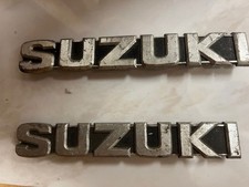 Scritte Suzuki X serbatoio benzina Modello Suzuki 380 gt. 