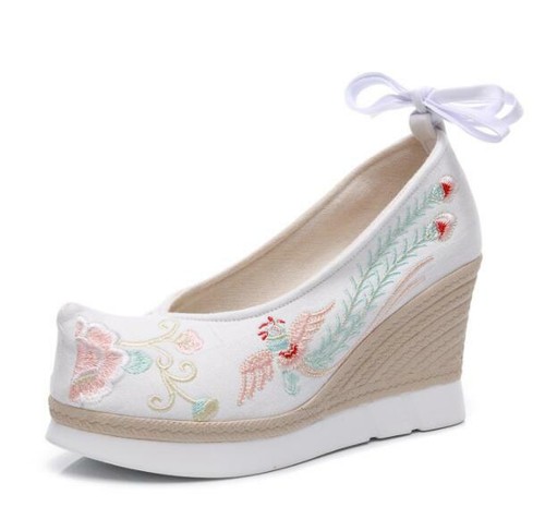 Vecchie scarpe tessuto - vecchie, in