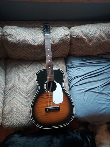 Chitarra acustica vintage