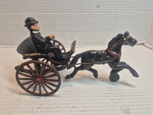 Antico carrello trainato - , da