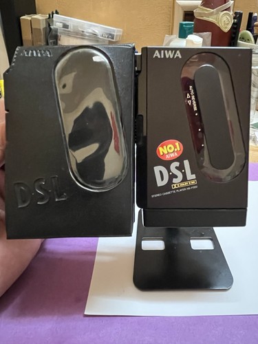Aiwa portable cassette - 🟡aiwa,