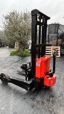 transpallet elettrico fuori