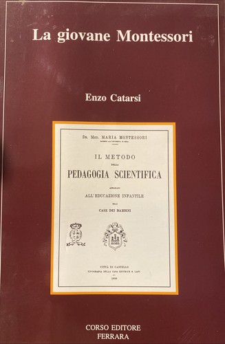 Giovane montessori e - la,