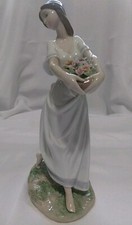 Lladro Retired 7704 Gardens of