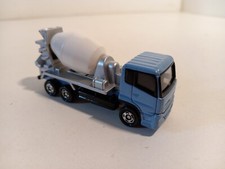 Tomica 53 camion Nissan Quon