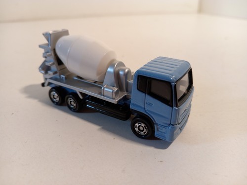 Tomica camion nissan quon - tomica,