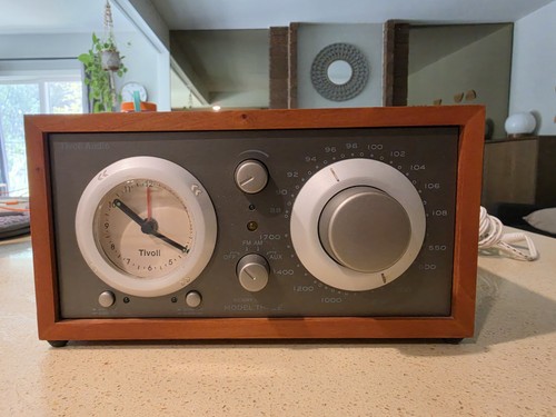 Henry kloss tivoli - tivoli, model