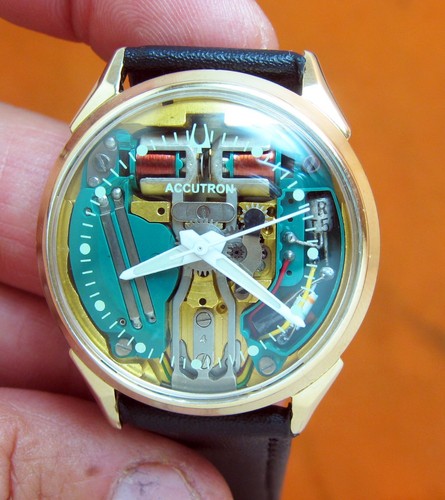 214 accutron spaceview 10kt