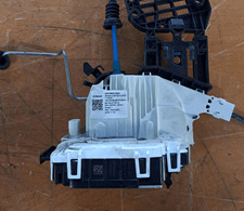 serratura porta anteriore rh per MERCEDES-BENZ CLASSE A (W176) 200 CDI 5cba44 A1667200435