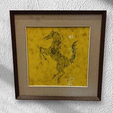 Piastrella originale Ferrari gialla con cavallino rampante – Showroom anni ’70 