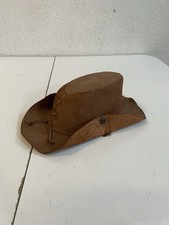 Cappello western cowboy in cuoio scamosciato marrone con lacci 31x17 cm