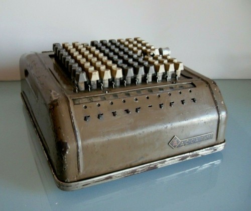 Calcolatrice meccanica - calcolatrice,