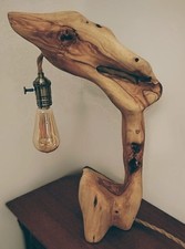 lampada da tavolo in legno Di