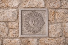 Mascherone In Pietra Dio Del
