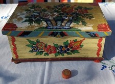 antico cofanetto dipinto a