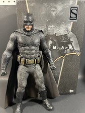 HOT TOYS DC BATMAN V SUPERMAN DAWN OF JUSTICE BATMAN 1/6TH SCALE FIGURE MMS342