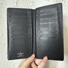 Louis Vuitton Taiga Porte