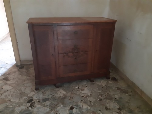 Elegante comò cassettone