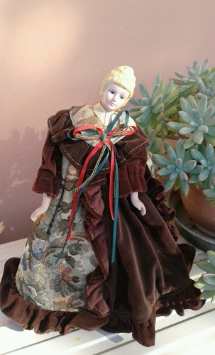 Bambola stile epoca - in, d