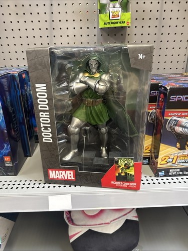 Doctor doom mcfarlane marvel - doctor,