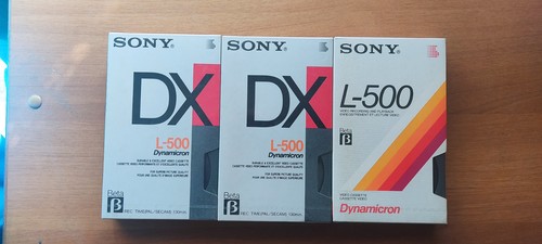 Tre videocassette nuove