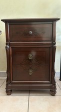 Comodino classico in legno 3