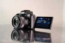 Canon EOS M50 + 50mm + Viltrox Ef M2