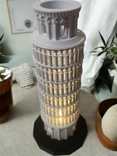 STATUA   TORRE PENDENTE DI PISA  IN Pla 19cm Illuminata .