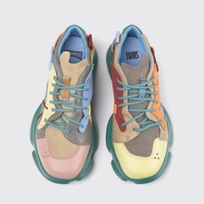 Sneakers asimmetriche