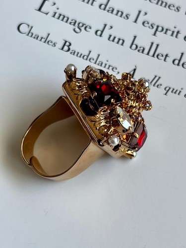 Anello color oro - anello, e
