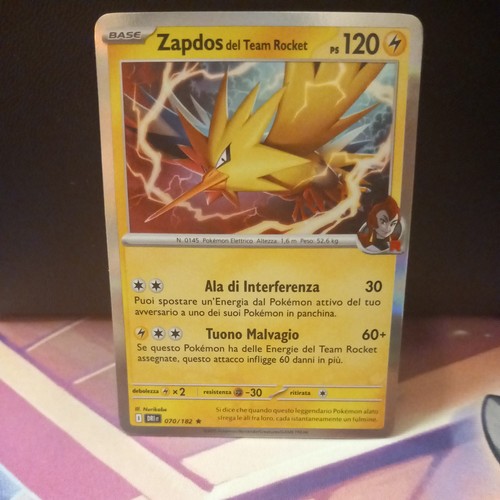Carta pokémon zapdos del team - pokémon,