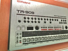 Roland TR 909 A4 macchina a