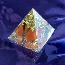 Piramide 4 lati ORGONITE 1