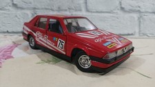burago  alfa romeo 75  rally 1/24 ottima