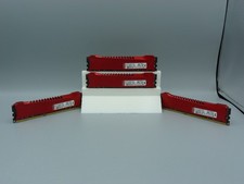 4x 8 GB Kingston Hyper X
