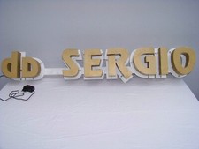 Grande insegna luminosa