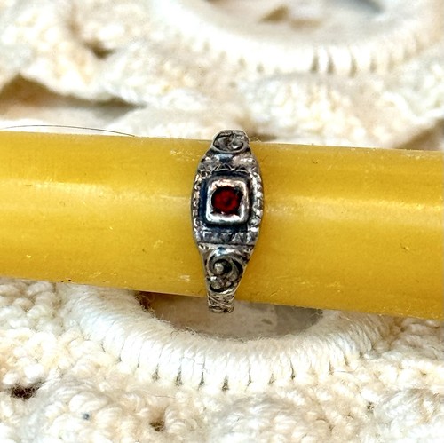 Piccolo anello antico