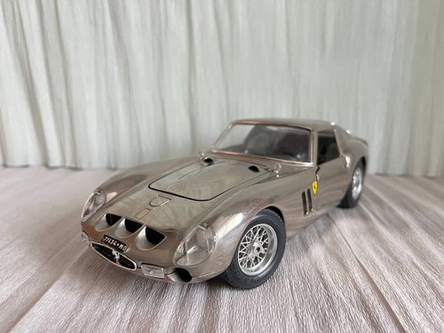 Rare burago 18 ferrari 250 - 1:18,