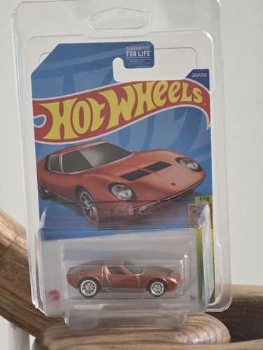 Hot wheels lamborghini - '71,