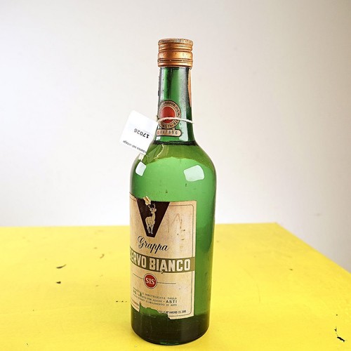 Bottiglia grappa cervo - grappa, bianco
